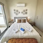 Mythical Blue Apartment *
